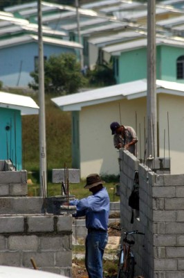 Fusiones permitirán construcción de 10,000 casas en Honduras
