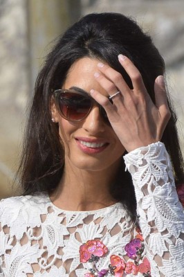 Óscar de la Renta diseñó el vestido de novia de la esposa de George Clooney