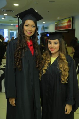 Unitec celebra su primera graduación del año