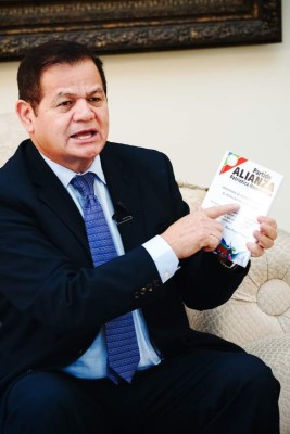 'Crearemos municipios libres de impuestos en Honduras': Romeo Vásquez