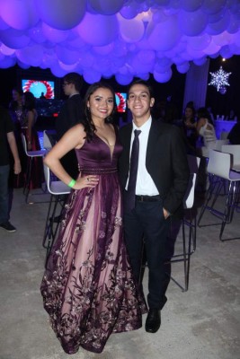 Juventud, elegancia y celebración en la Prom 2018 de la EIS