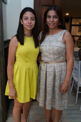 Adriana y Brenda Rivera.