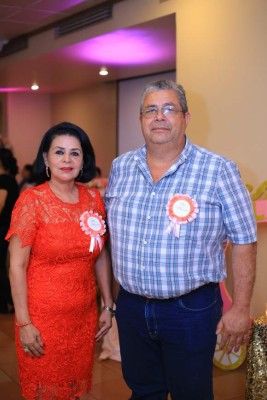 Fiesta maternal para Gennye Ayala