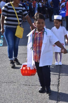 Cuarenta jardines de niños inauguran fiestas patrias en La Ceiba