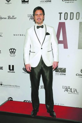 MEXICO CITY, MEXICO - FEBRUARY 24: Mauricio Ochmann attends 'A La Mala' Mexico City premiere at Cinepolis Antara Polanco on February 24, 2015 in Mexico City, Mexico. (Photo by Victor Chavez/WireImage)