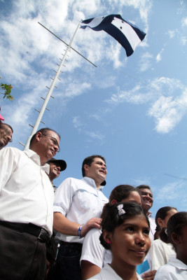 Candidatos izan la Bandera en Isla Conejo