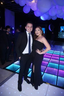 Juventud, elegancia y celebración en la Prom 2018 de la EIS