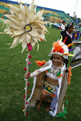 Las palillonas, las reinas de los desfiles patrios en Honduras