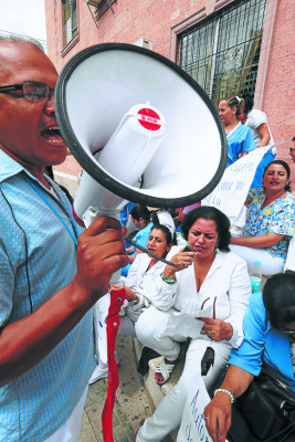 Enfermeras se unen a lucha de médicos