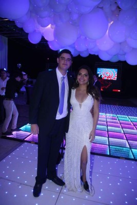 Juventud, elegancia y celebración en la Prom 2018 de la EIS