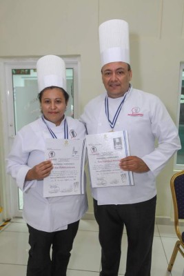 Escuela gradúa nuevos profesionales de la gastronomía