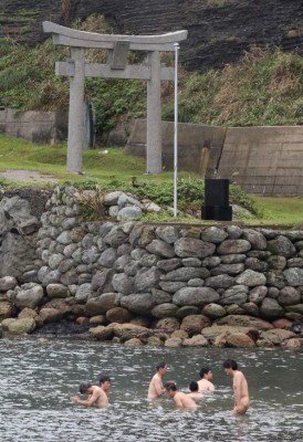 Prohibidas las mujeres en la isla Okinoshima