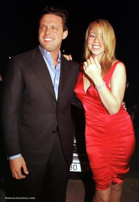 ©SALVADOR LOMENA/MAXPPP ; MARBELLA ; 15/04//2001MARIAH CAREY ET SON FIANCE, LE CHANTEUR MEXICAIN LUIS MIGUEL A MARBELLA OU APRES QUELQUES JOURS D'ENREGISTREMENT POUR MARIAH, LE COUPLE PREND QUELQUES JOURS DE VACANCES. MARIAH CAREY AND BOYFRIEND MEXICAN SINGER LUIS MIGUEL IN MARBELLA. AFTER FEW DAYS WORKING, RECORDING A NEW RECORD IN MARBELLA (FILM SOUNDTRACK), MARIAH CAREY IS NOW IN HOLLIDAYS AND SHE SPENDS FEW DAYS BOATING WITH JUST ARRIVED BOYFRIEND LUIS MIGUEL.