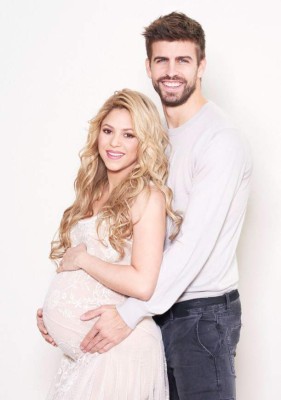 Shakira muestra nuevas fotos de su embarazo con Piqué y Milan