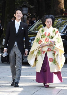 Ayako de Japón deja de ser princesa y se casa por amor