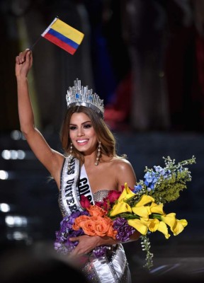 Miss Universo: le quitan la corona a Colombia