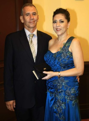 Paola Enamorado y José Pedro Handal festejan enlace nupcial