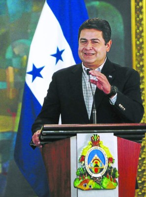 Juan Orlando Henández va mañana a cumbre presidencial en México