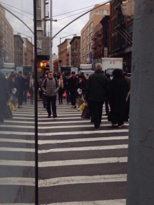 Yani Rosenthal captado caminando en Manhattan