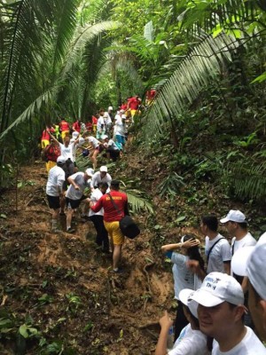 Ejercicio y aventura en el jardín botánico Lancetilla