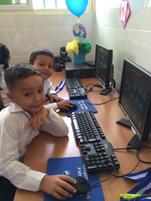 Niños y niñas son beneficiados con educación prebásica de calidad gracias a Fundación Ficohsa.