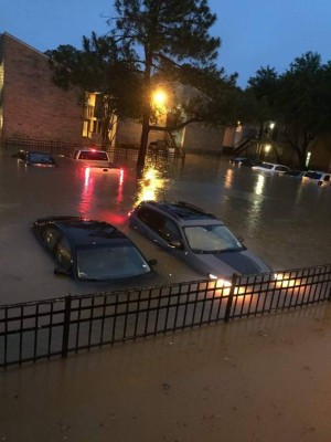 Inundaciones dejan al menos cinco muertos en Texas