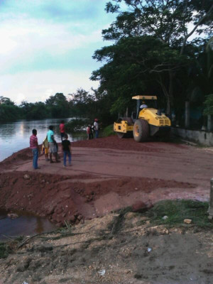 Al fin construyen carretera entre Colón y Gracias a Dios