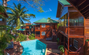 Este resort está ubicado en la paradisíaca isla de Roatán