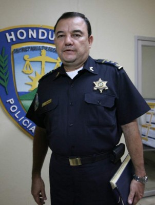 Comisión ratifica a Félix Villanueva al frente de la Policía