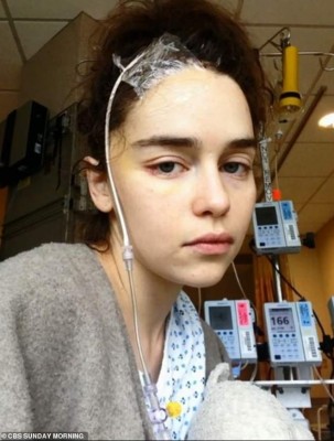 Emilia Clarke comparte fotos inéditas de su hospitalización tras aneurisma cerebral