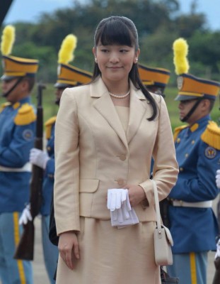 Honduras recibe con alfombra roja a la princesa Mako de Japón