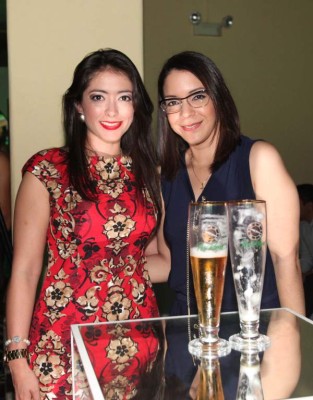 Alejandra Oquelí y Venus Vásquez