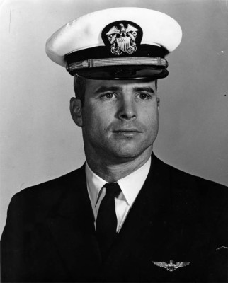 - (United States), 13/01/1964.- (FILE) - A handout file photo made available by the US Navy on 26 August 2018 shows then US Navy Lieutenant John Sidney McCain III, 13 January 1964. US Republican Senator John McCain has passed away at his home in Cornville, Arizona, USA on 25 August 2018, at the age of 81. His family announced on 24 August 2018, that he discontinued treatment for his aggressive brain cancer. McCain - a former naval aviator shot down on a mission over Hanoi, in North Vietnam, in October 1967, captured and made a prisoner of war (POW) until 1973 - was the Republican nominee for President of the United States in the 2008 election, which he lost to Barack Obama. (Estados Unidos) EFE/EPA/US NAVY HANDOUT -- BLACK AND WHITE -- HANDOUT EDITORIAL USE ONLY/NO SALES