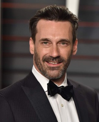 BEVERLY HILLS, CA - FEBRUARY 28: Actor Jon Hamm arrives at the 2016 Vanity Fair Oscar Party Hosted By Graydon Carter at Wallis Annenberg Center for the Performing Arts on February 28, 2016 in Beverly Hills, California. (Photo by Axelle/Bauer-Griffin/FilmMagic)