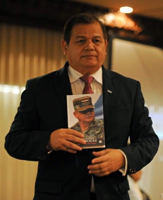 Romeo Vásquez presenta libro sobre crisis política en Honduras