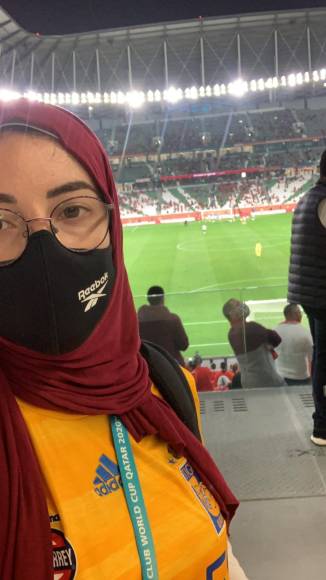En Catar, Paola Schietekat estaba trabajando en el Comité Organizador de la Copa Mundial de Futbol de 2022; la mayor parte de su vida adulta la ha realizado en el Medio Oriente.