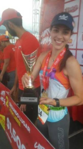 Isabel Fonseca, segundo lugar, categoría 21 kilómetro libre.