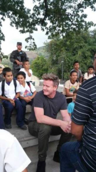 El famoso chef Gordon Ramsay visitó suelo hondureño en el mes de marzo.