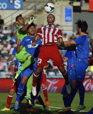 El Atlético vence al Getafe y da un paso más hacia el título