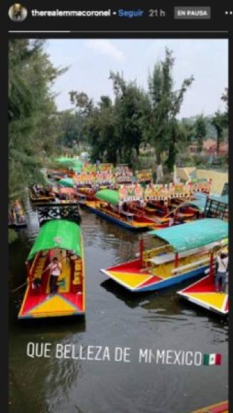 'Qué belleza de mi México', escribió Emma junto a la imagen que muestra las coloridas trajineras en los canales de Xochimilco.