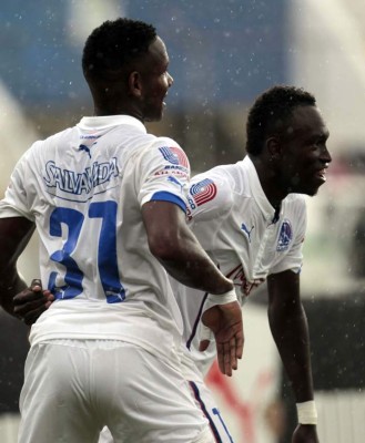 El campeón Olimpia resurge con una goleada al Marathón