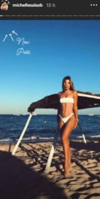 En Saint Tropez Salas aprovechó para tomar el sol y compartió una fotografía luciendo su figura con un bikini blanco, de la firma Blue Lagoon, tomada desde el Club 55, otro exclusivo lugar en la zona.