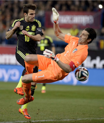 España superó a Italia en un flojo debut de Diego Costa