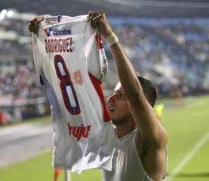 Edwin Rodríguez y su festejo en el definitivo 3-3 entre Olimpia y Motagua por la ida de semifinales.