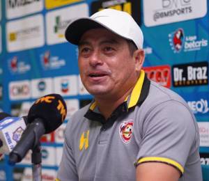 Reynaldo Tilguath en conferencia de prensa tras la clasificación a las semifinales del Clausura 2024.