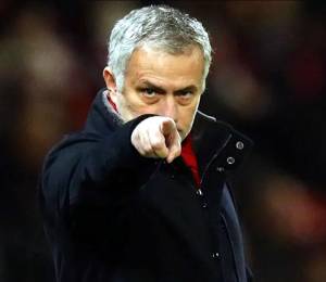 José Mourinho a lo largo de su carrera como entrenador ha hecho muchos amigos, pero también ha crucificado a otros personajes del fútbol con duras palabras, incluso a algunos jugadores dirigidos por él.