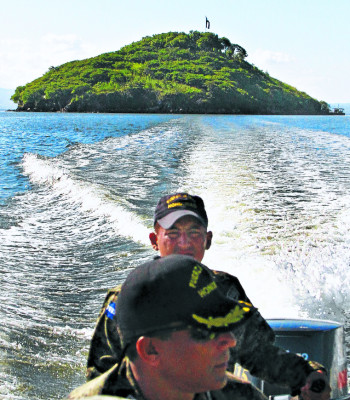 Lobo: Los soldados hondureños se mantendrán en la Isla Conejo