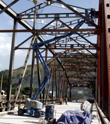 Avanzan trabajos en puente de Chamelecón