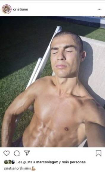 Cristiano Ronaldo mandó un mensaje a sus seguidores nada más acabar el Clásico: 'Siiiiiiiiiii' escribió en sus redes sociales junto a un músculo en señal de alegría por el triunfo de su ex equipo y una foto tomando el sol .