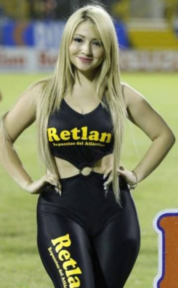 Astrid Avelar, una chica encantadora que estuvo en el derbi sampedrano.